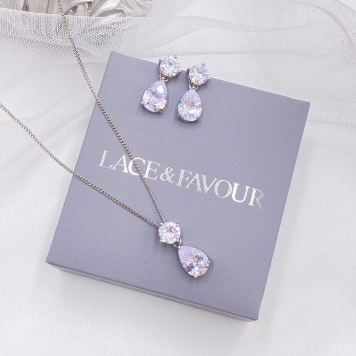 Conjunto de joyas de boda Cleo Silver con zirconitas en forma de lágrima