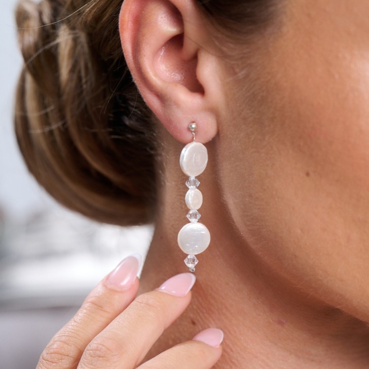 Connie Longues boucles d'oreilles en perles de monnaie d'eau douce
