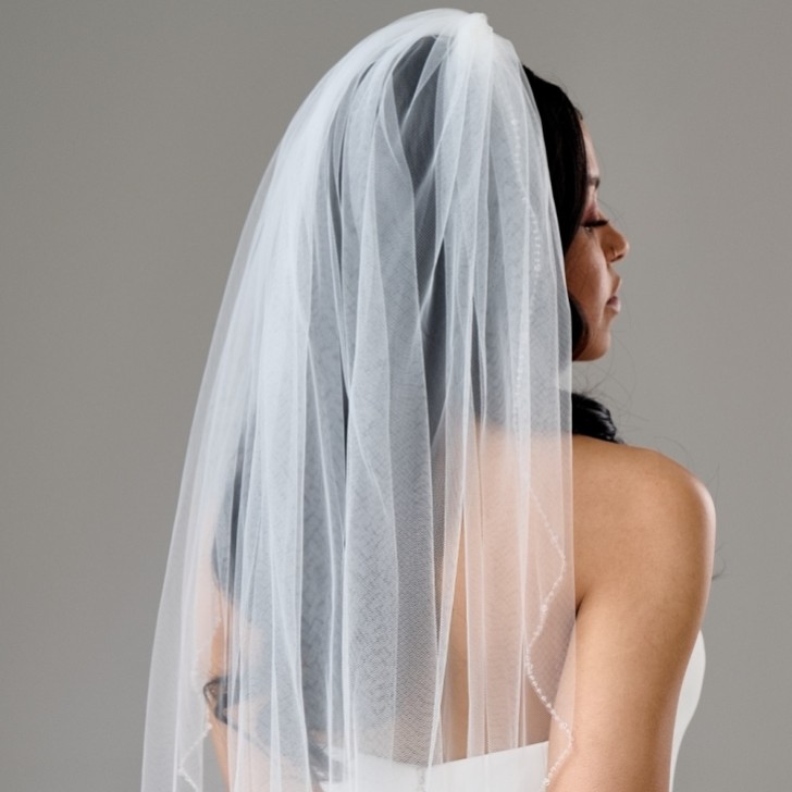 Elmira Ivory Single Tier Delicate Beaded Edge Veil