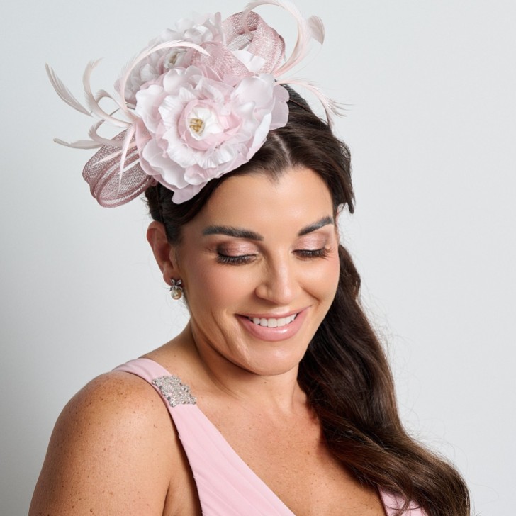 Fascinateur de mariage en plumes florales rose foncé