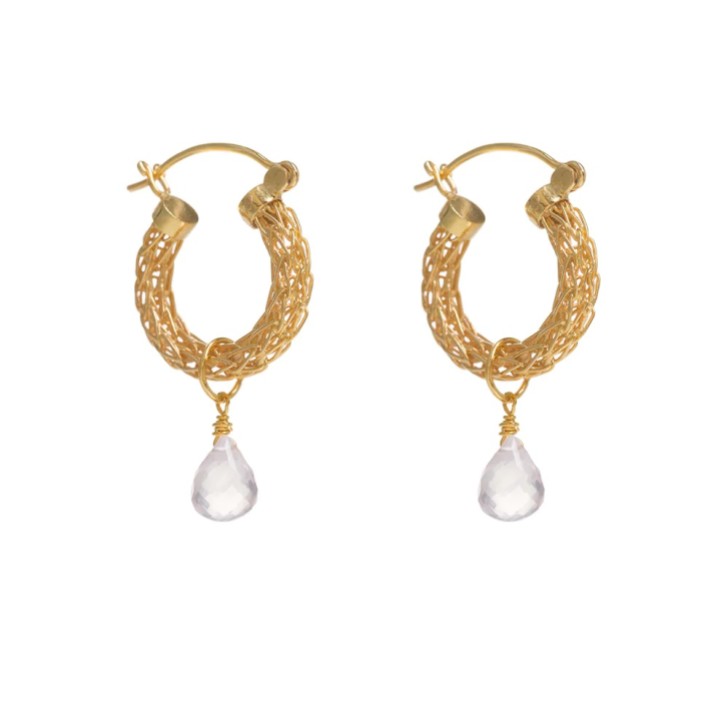 Freya Rose Pendientes de aro mini con diseño trenzado dorado y cristales de cuarzo rosa