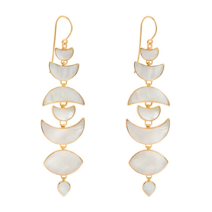 Freya Rose Pendientes Warrioress Gold con perlas de nácar en forma de luna