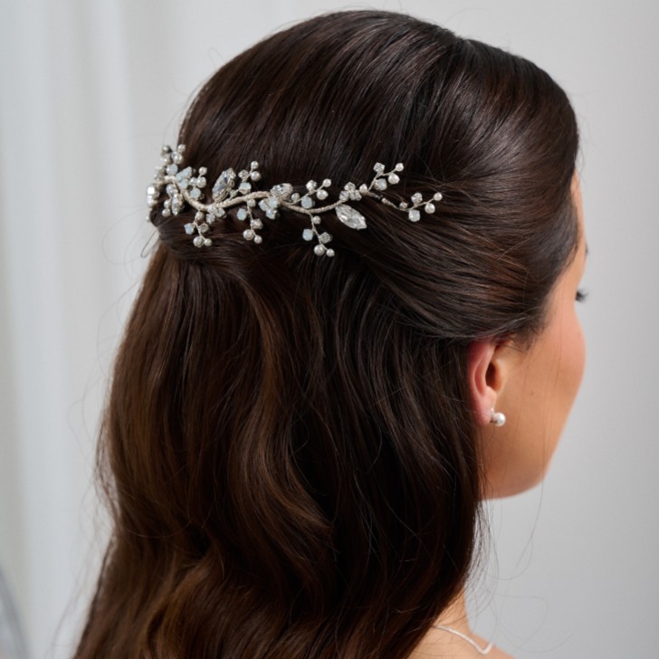 Grinalda de cabelo para casamento com cristal Opal e pérolas da Adeline