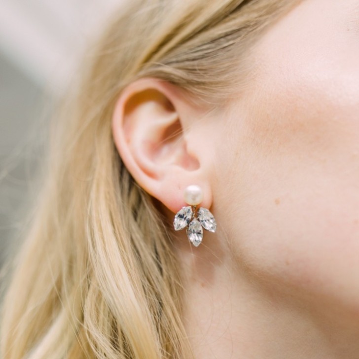 Hermione Harbutt Pendientes de hojas de cristal y perlas de Kensington