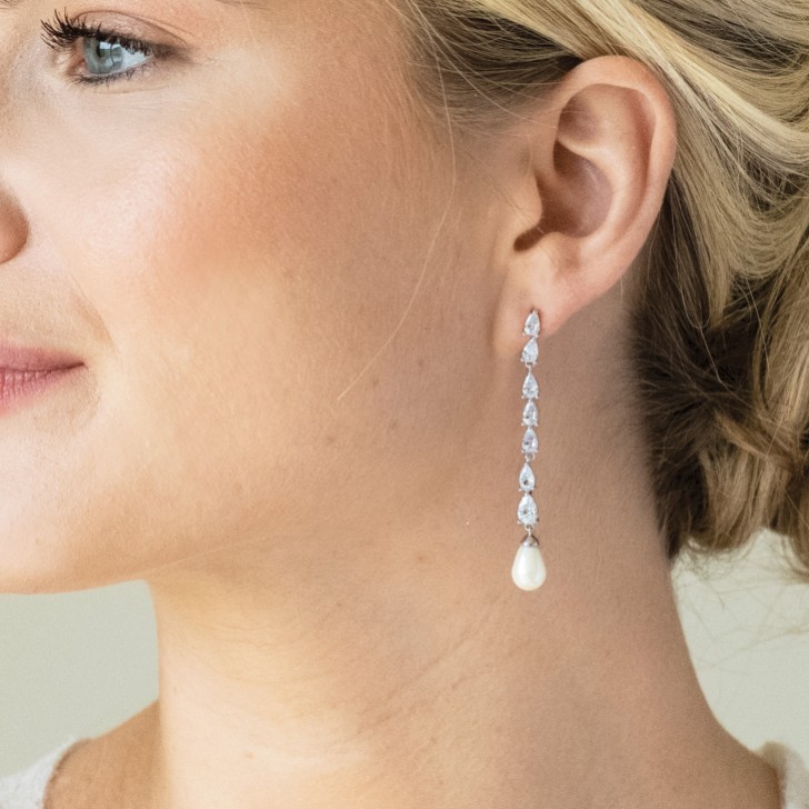 Ivory and Co Brincos compridos com pérolas em cascata Melbourne Silver Crystal