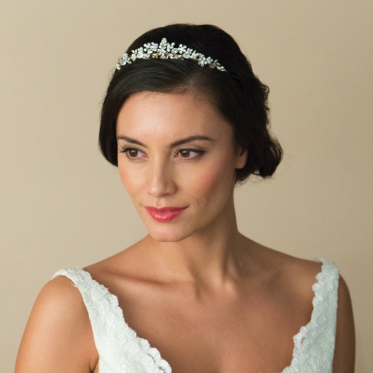 Ivory and Co Diadema nupcial «Sierra Gold» con flores, perlas y cristales