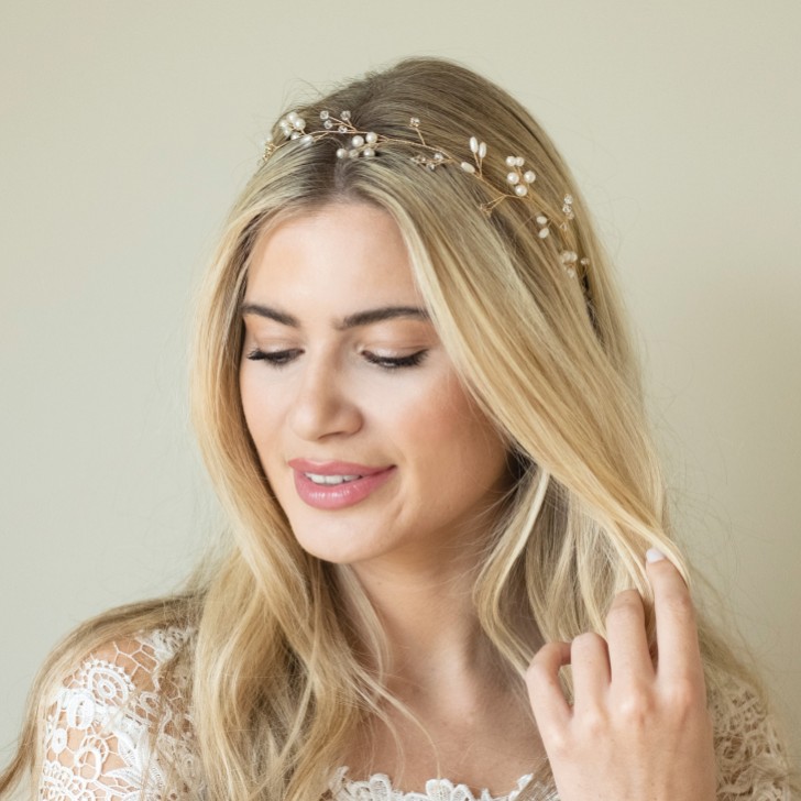 Ivory and Co Guirlanda de cabelo delicada com pérolas e cristais Aurora Gold