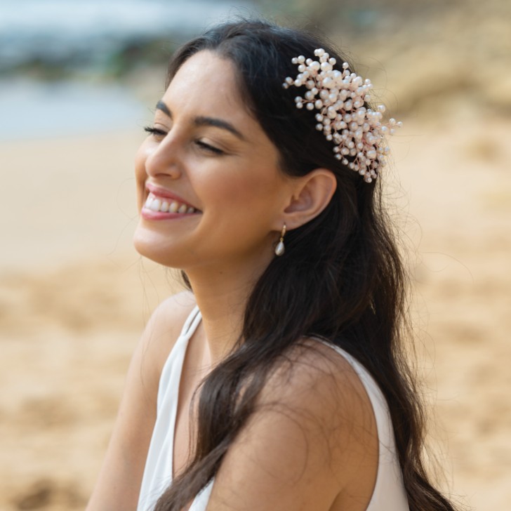 Ivory and Co Pinza para el pelo con perlas y diseño llamativo en oro rosa de Astrid