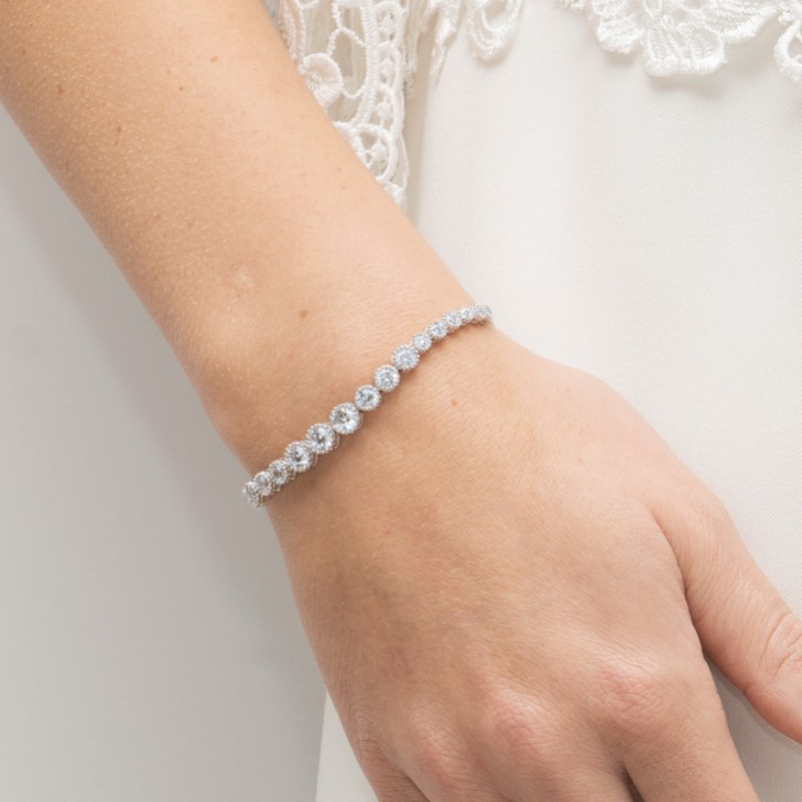 Ivory and Co Pulseira com fecho de alça em cristal gradativo prateado Marseille