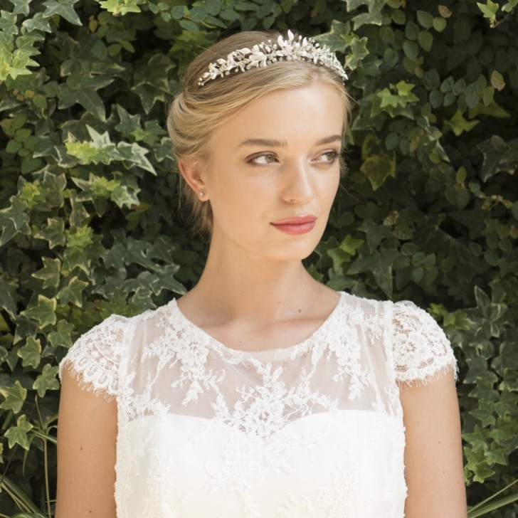 Ivory and Co Tiara Elva ze srebra z emaliowanymi liśćmi i kryształami