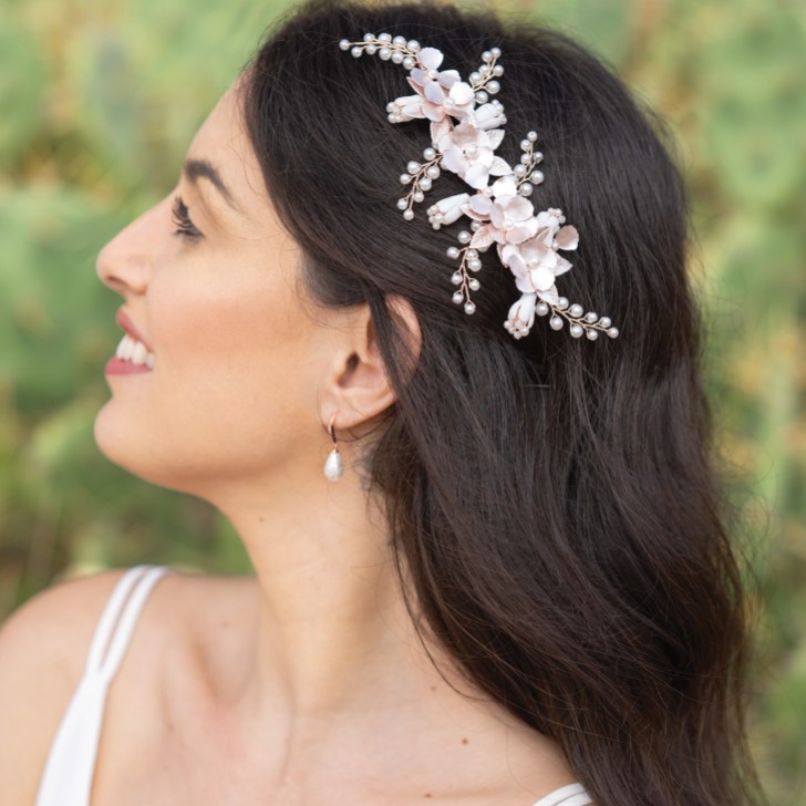 Ivory and Co Wiosenna spinka do włosów „Spring Dream” w kolorze różowego złota z motywem kwiatowym i perełkami