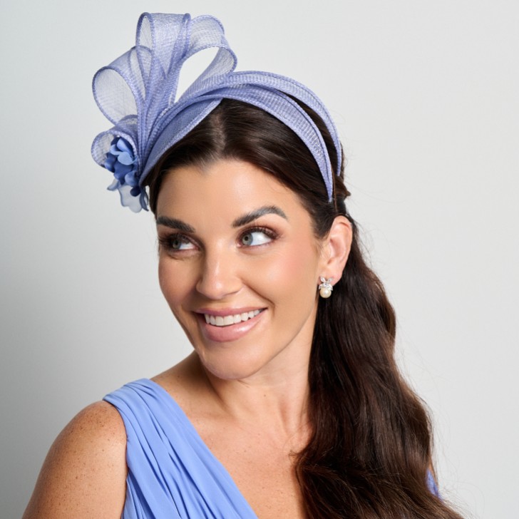 Kornblumenblau Einfache Seite Falte Sinamay Hochzeit Fascinator