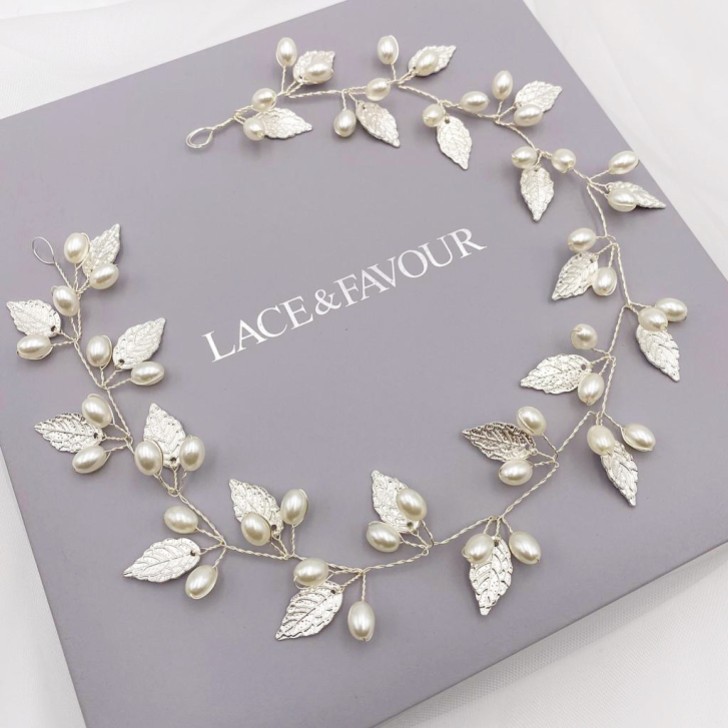 Oktober Silberne Blätter und Perlen Lange Hochzeits-Haarschleife