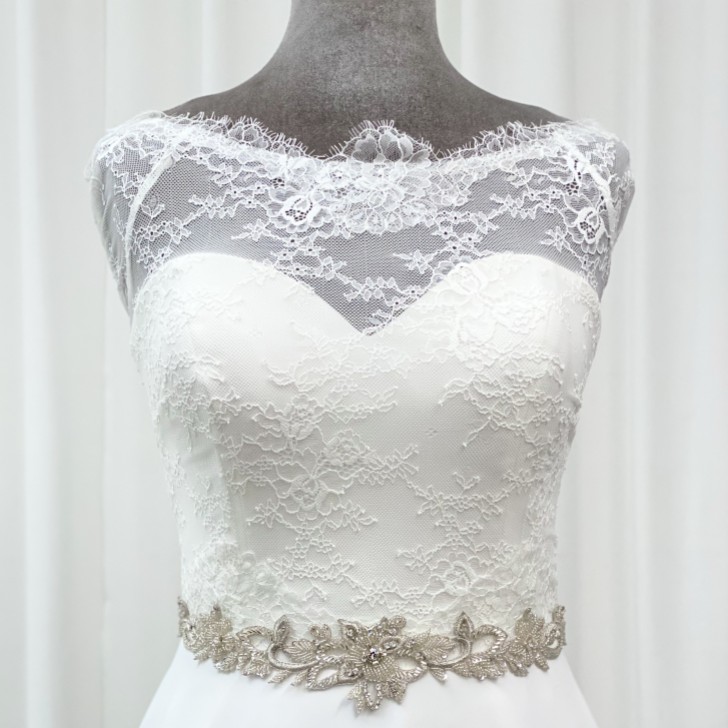 Pas ślubny Marlowe z koralikami i kryształowymi motywami winorośli