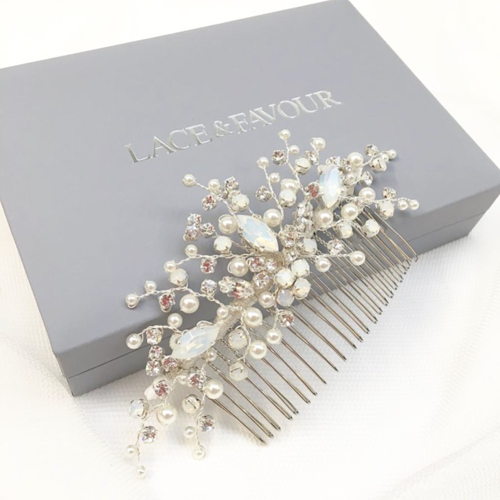Pente de cabelo para casamento com cristal Opal e pérolas da Adeline