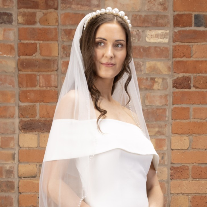 Perfect Bridal Krótki welon z kości słoniowej, jednoprzędowy, z falistym brzegiem z pereł