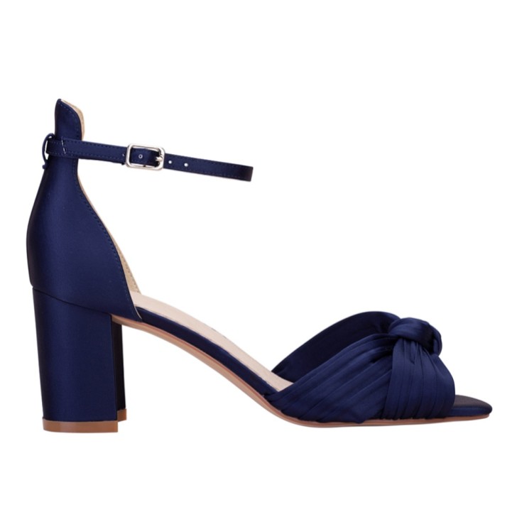 Perfect Bridal Sandały Lucinda Midnight z satynowym wiązaniem i blokowym obcasem