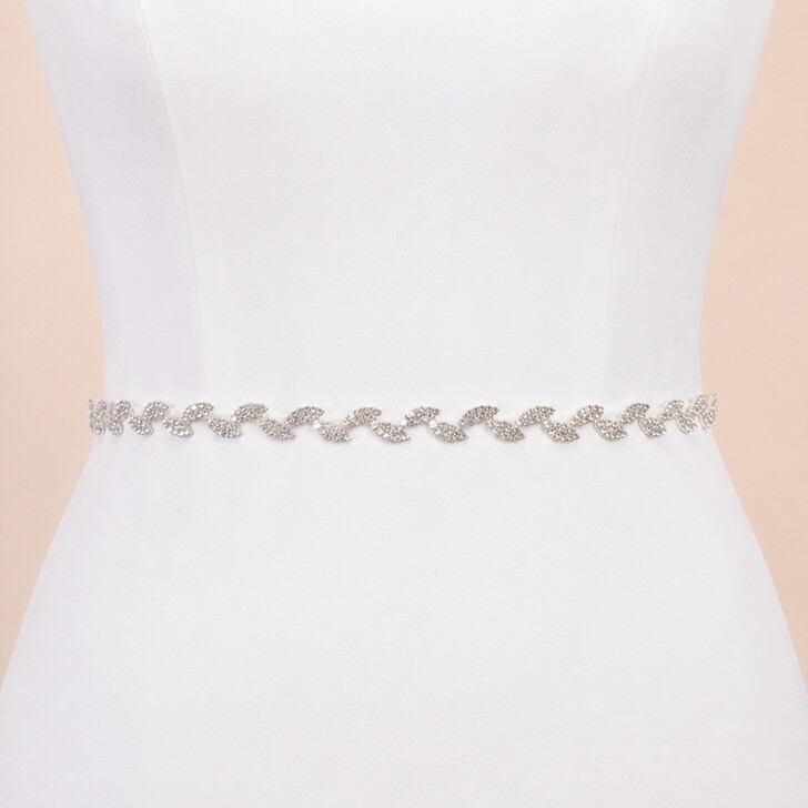 Perfect Bridal Schmaler, zarter Brautgürtel mit Strassblättern