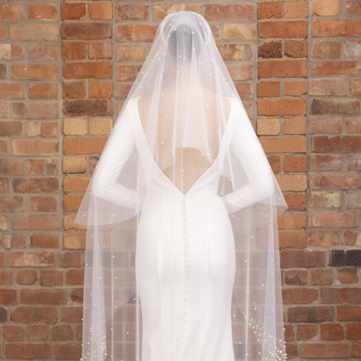 Perfect Bridal Velo de dos capas color marfil con abundantes adornos de perlas y largo hasta los pies