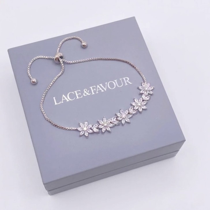 Pulseira ajustável com cristais florais Daisy Silver