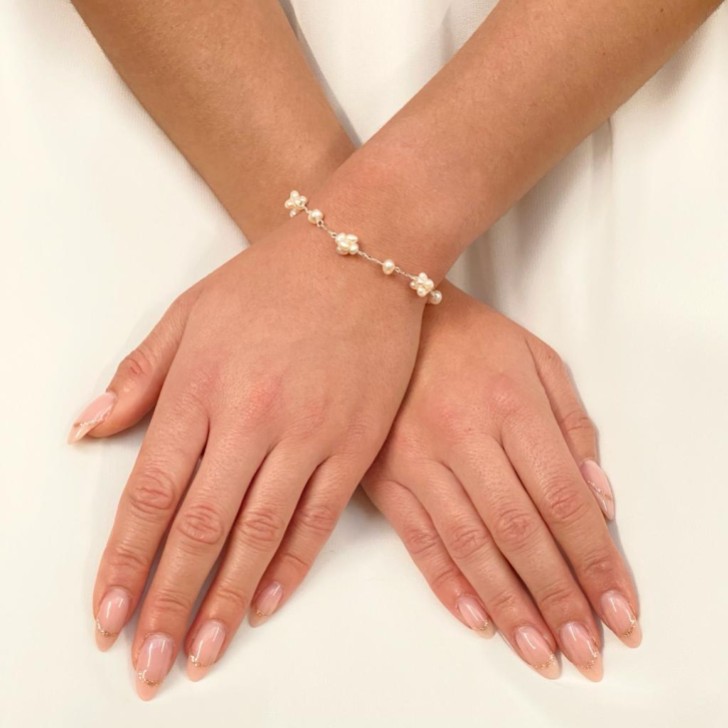 Pulsera de cadena con racimo de perlas de agua dulce de Eliana