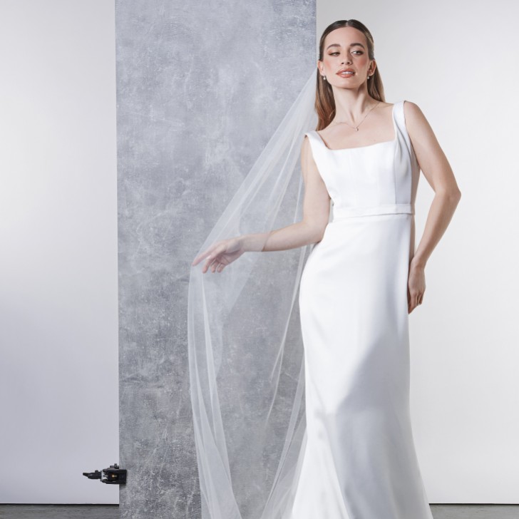 Rainbow Club Intrigue Ivory Plain Long Single Tier Veil with Cut Edge