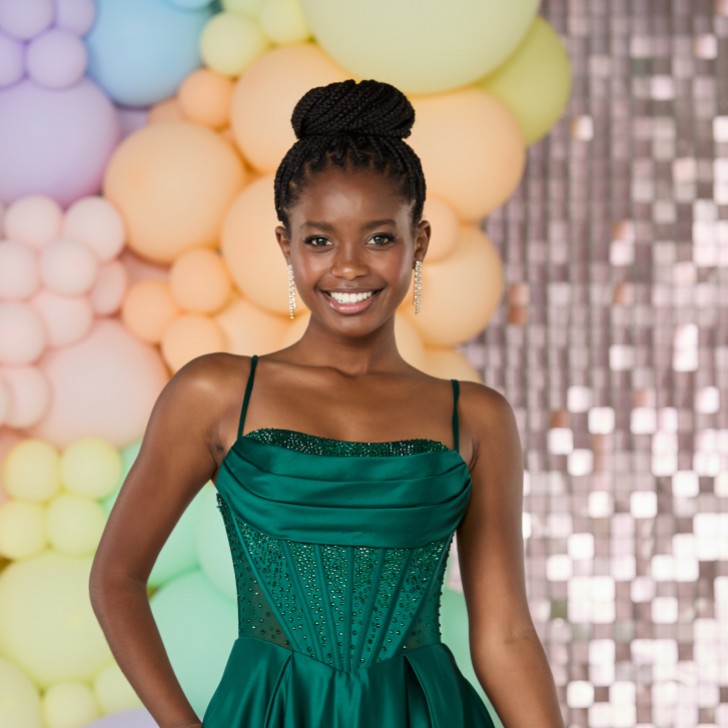 Tiffanys Sally Dunkelgrünes Abschlussballkleid