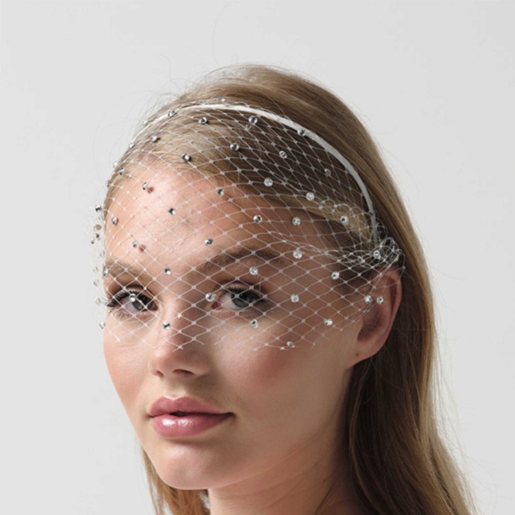 Véu de noiva tipo gaiola com cristais Swarovski da Effie