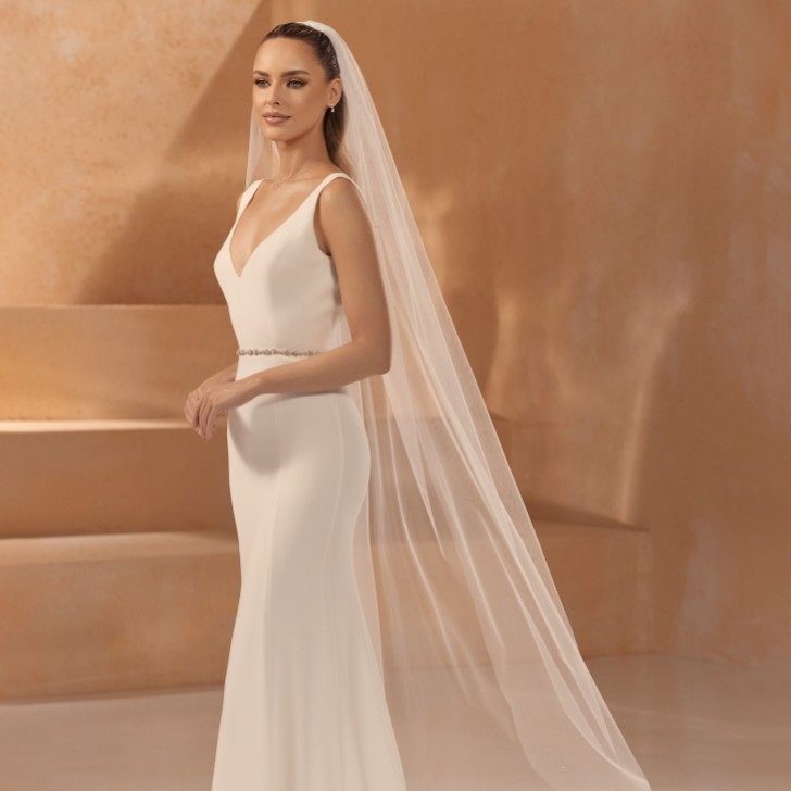 Véu de tule brilhante de uma camada, cor marfim, comprimento de valsa, modelo S481