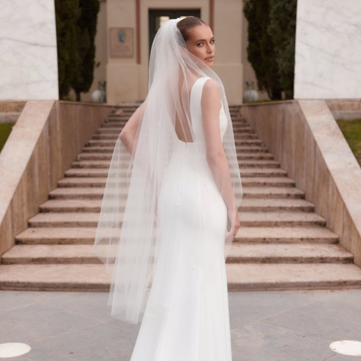 Velo in tulle bianco avorio con glitter, lunghezza da ballo, con perle e cristalli S555