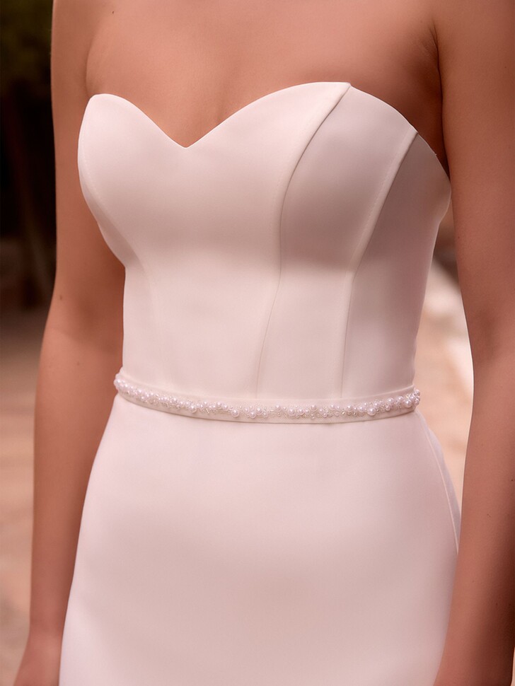 Bianco Brautkleidgürtel aus Elfenbeinfarbenem Krepp mit Perlen und Pailletten