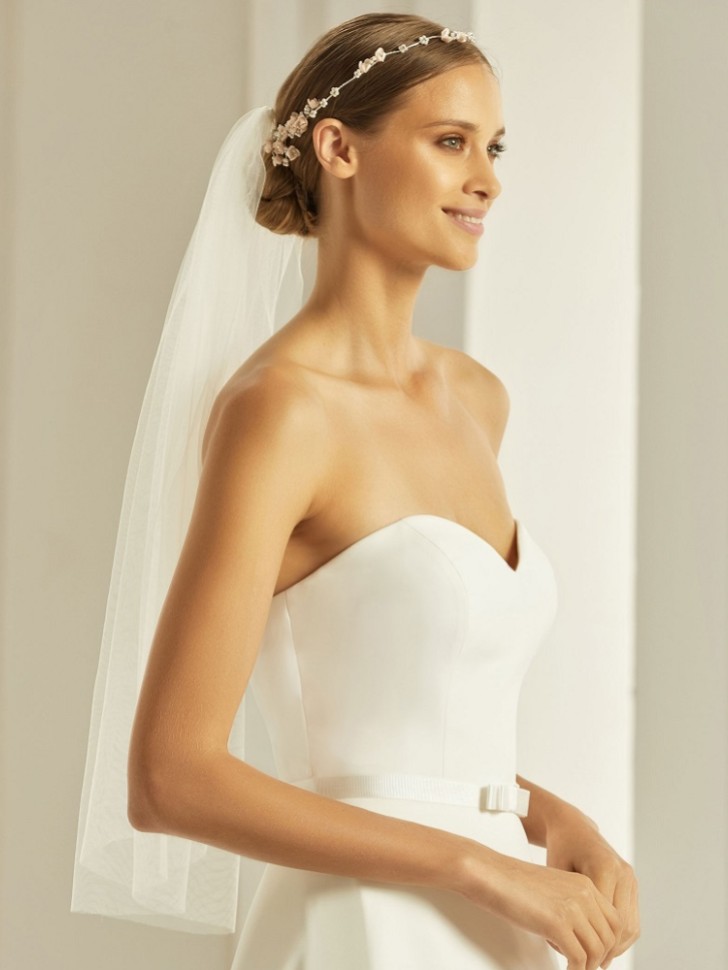 Bianco Ivory Plain Single Tier Elbow Length Veil with Cut Edge S302