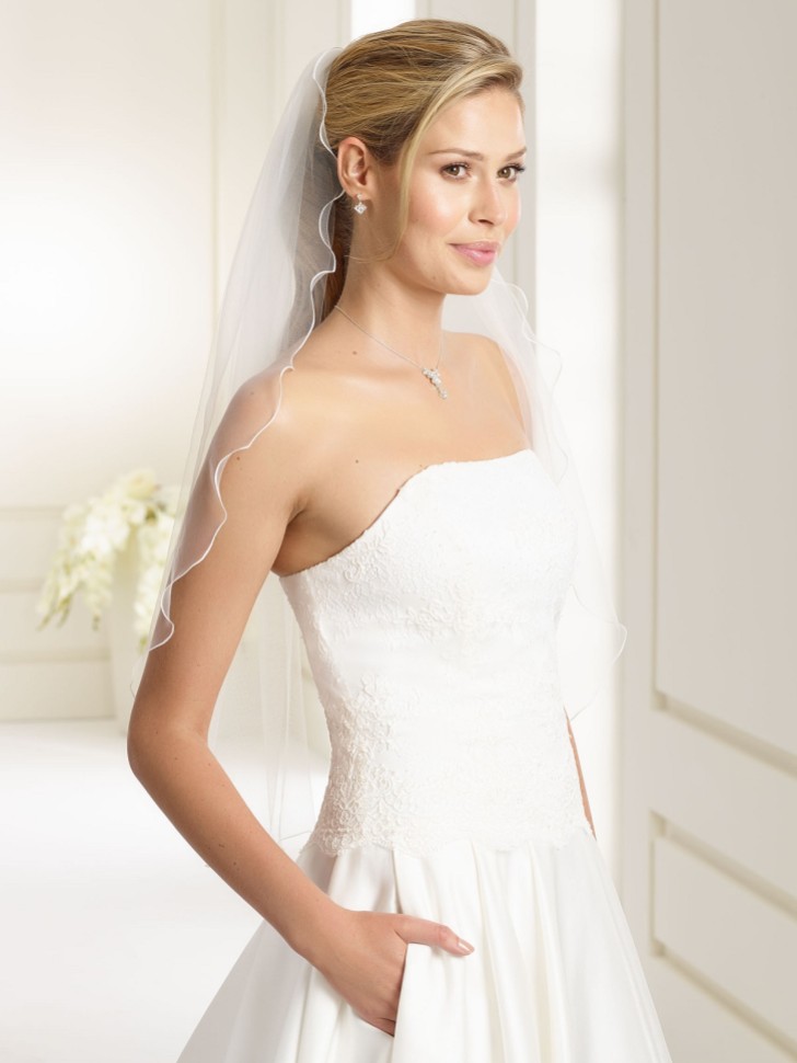 Bianco Ivory Single Tier Corded Edge Waist Length Veil S187