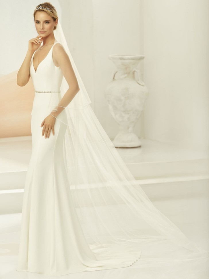 Bianco Ivory Two Tier Beaded Edge Chapel Veil S396