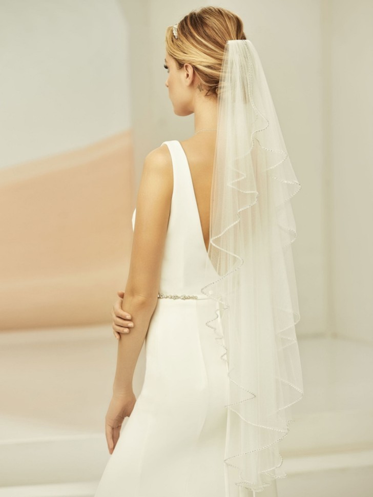 Bianco Ivory Waterfall Effect Diamante Edge Veil S399
