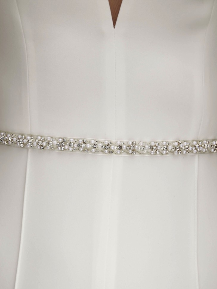 Cinto para vestido de noiva em organza branca com pérolas finas e cristais