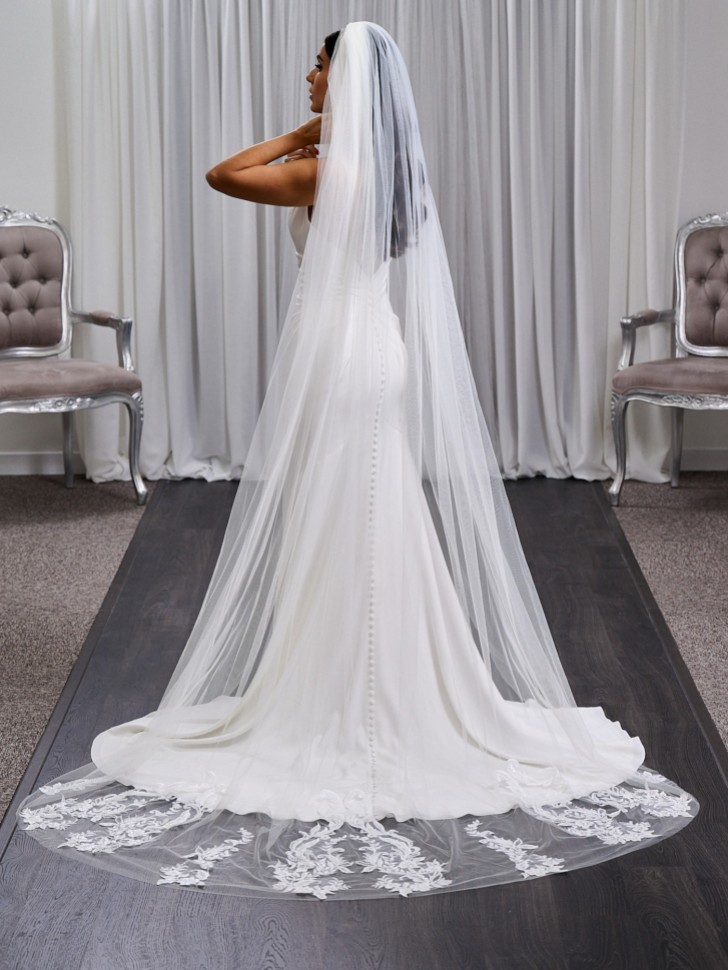 Kensington einstufiger italienischer Tüllschleier mit verschnörkelten Spitzenmotiven