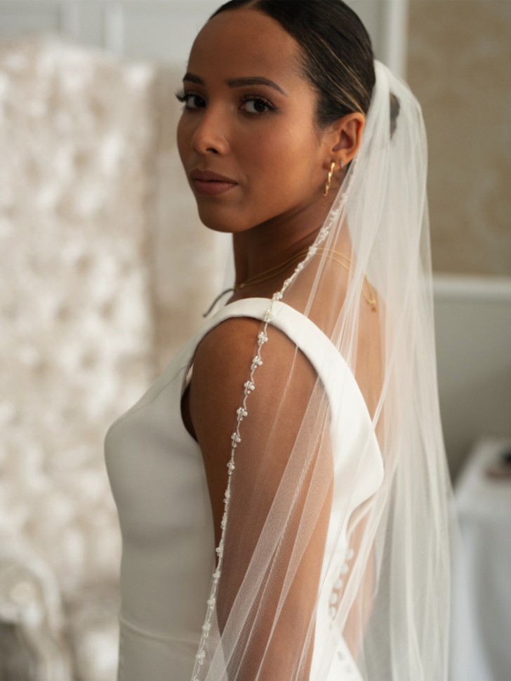 Linzi Jay Single Tier Veil with Pearl and Beaded Edge LA951