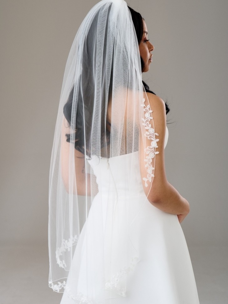Montrose Ivory Single Tier Corded Edge Veil with Floral Lace Motifs