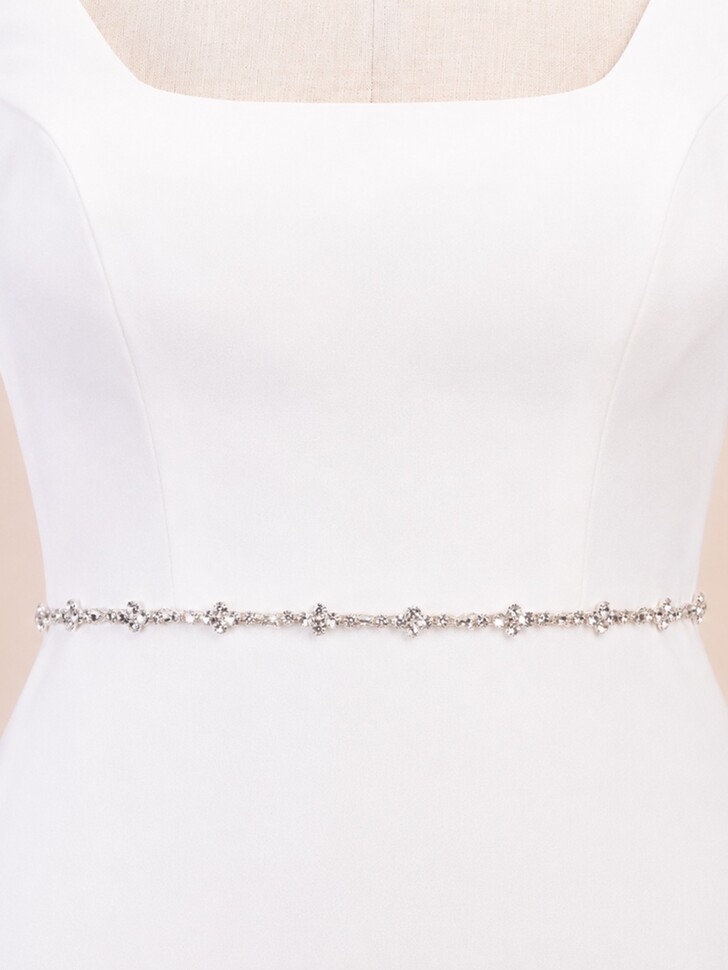 Perfect Bridal Cinto de noiva delicado em prata com cristais em forma de lágrima