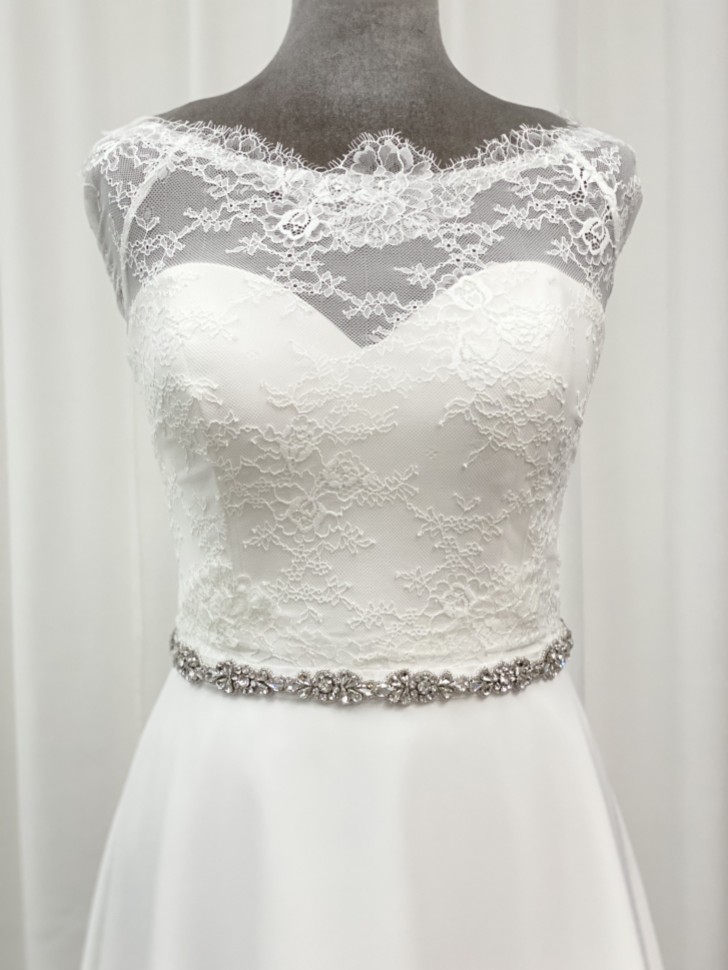 Perfect Bridal Pasek do sukienki Elodie Slim z kryształowymi zdobieniami w kwiatowy wzór