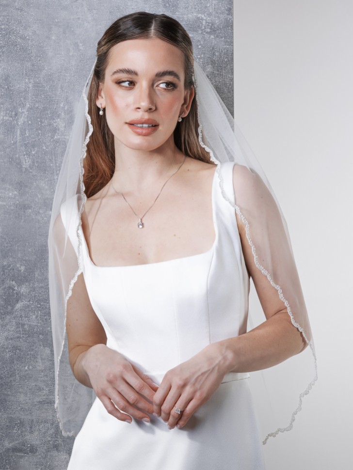 Rainbow Club Gazania Embroidered Scalloped Edge Waist Length Veil