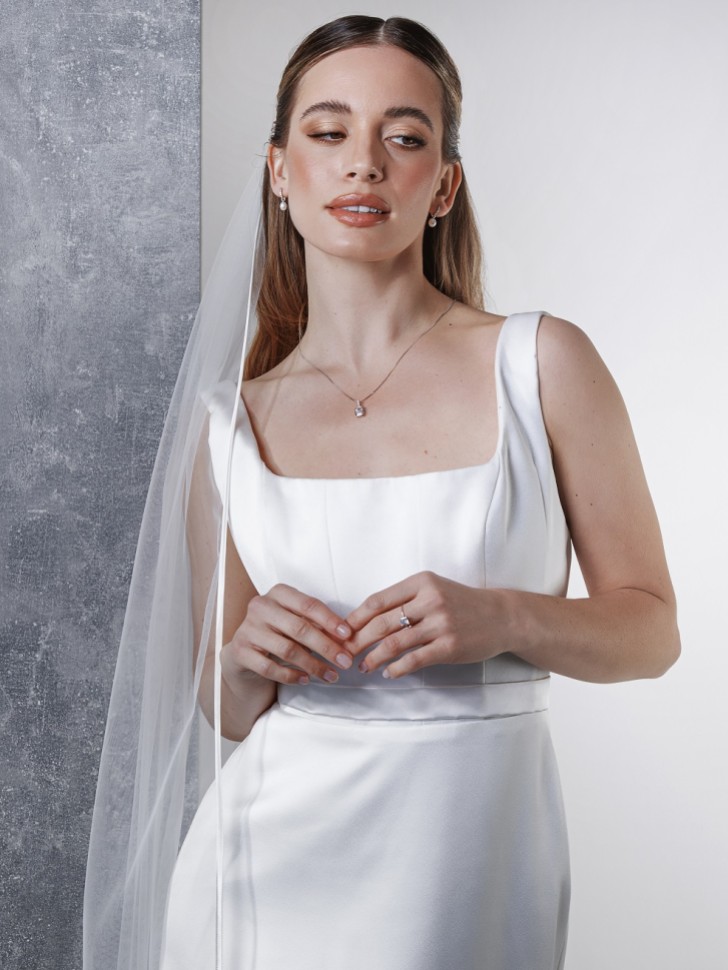 Rainbow Club Snapdragon Ivory Single Tier Satin Edge Chapel Veil