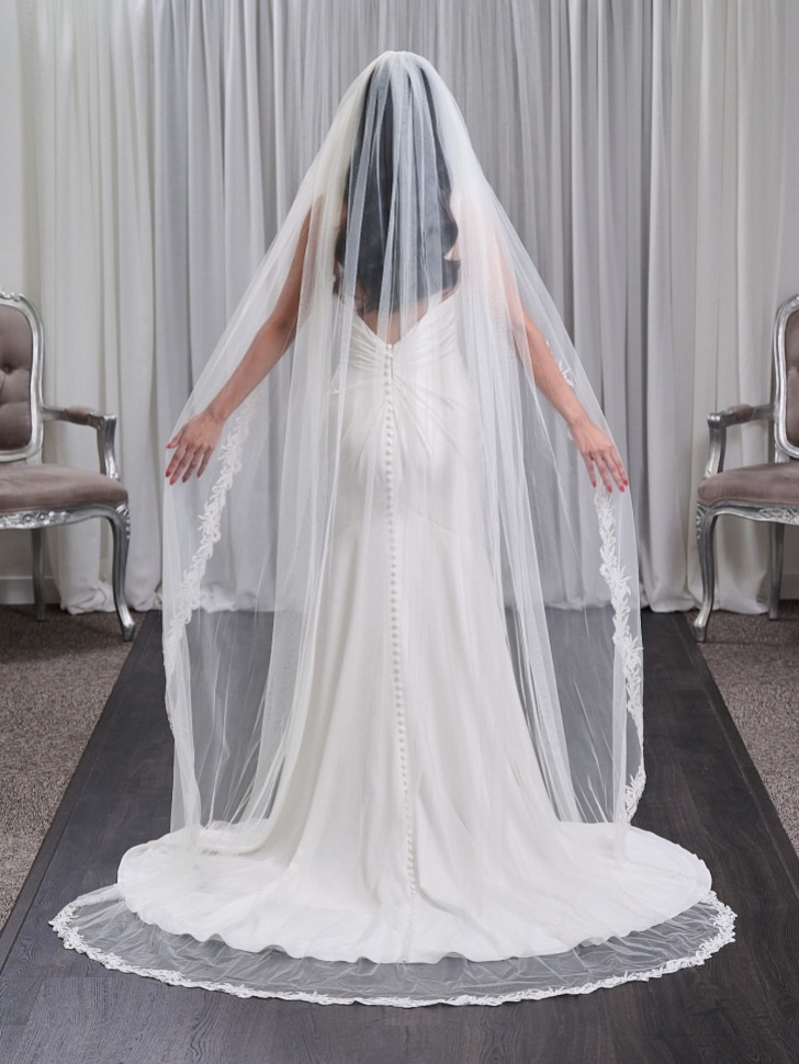 Rivington Single Tier Italian Tulle Lace Trimmed Veil