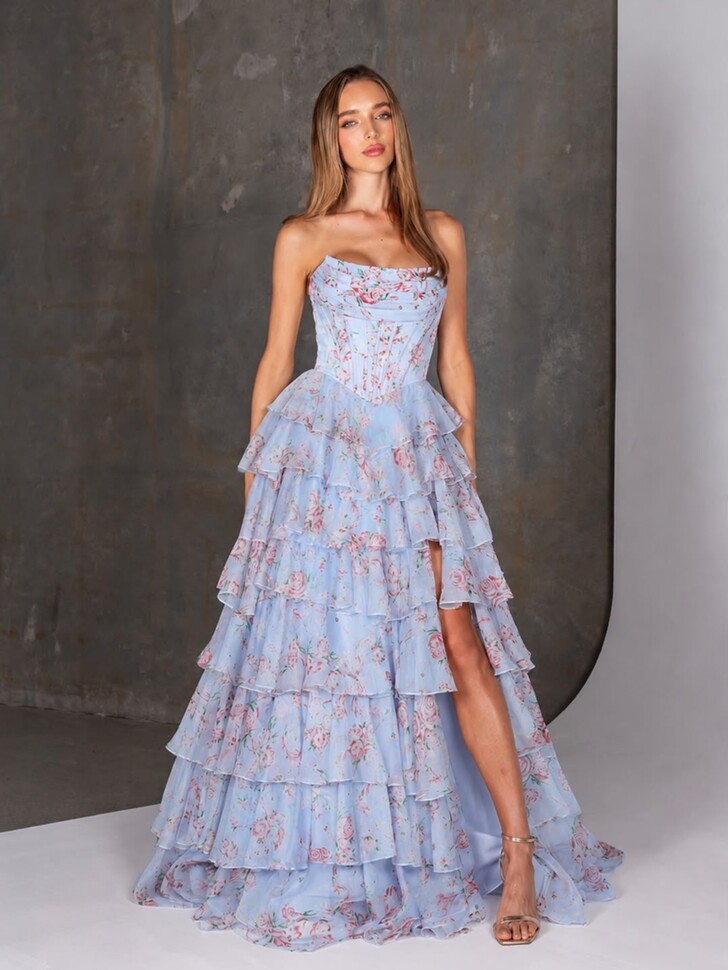 Tania Olsen Dalyce – Hellblaues Ballkleid