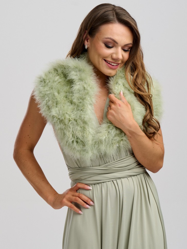 Xaile de casamento com penas em verde-salva e vermelho