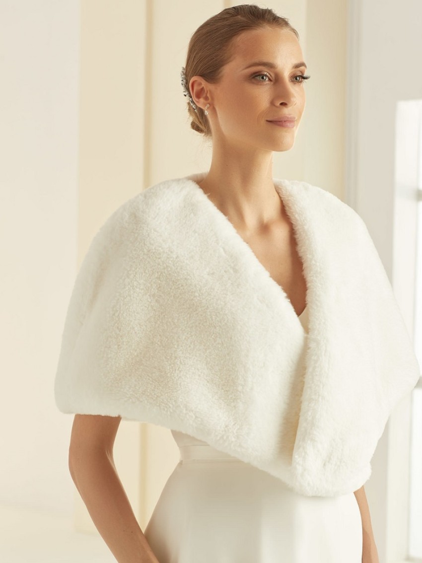 Fotografia: Bianco Ivory Faux Fur Bridal Cape E306