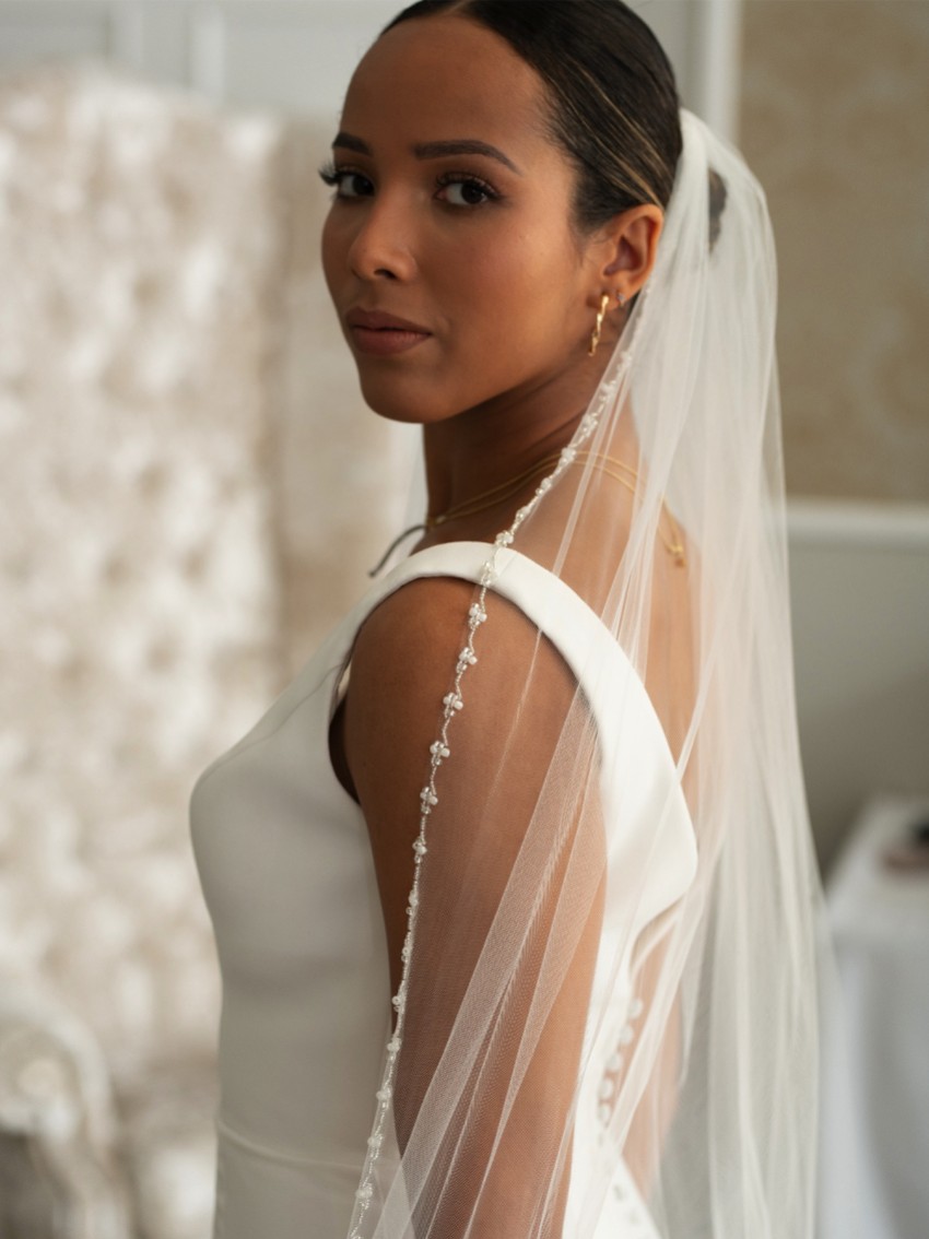 Photograph: Linzi Jay Single Tier Veil with Pearl and Beaded Edge LA951