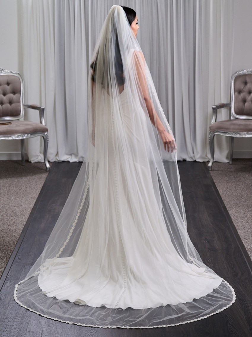 Photograph: Oxford Single Tier Italian Tulle Narrow Beaded Lace Trimmed Veil