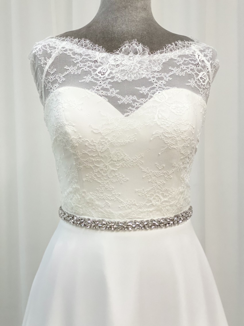 Fotografia: Perfect Bridal Cinto de noiva Gabrielle Slim com detalhes em cristal